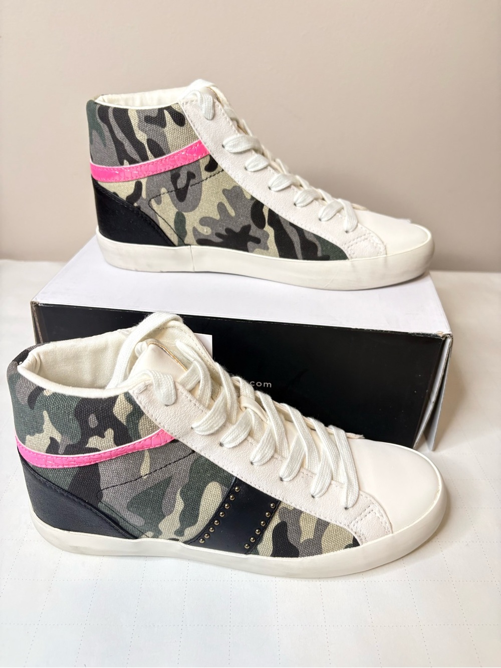 Nine West 7.5 Camo Print Stunnah Women's High-Top Sneakers New in Box (30)